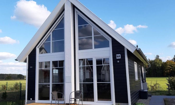 Wandlitz House | Cozy Holiday Home Zerpenschleuse for a Memorable Stay