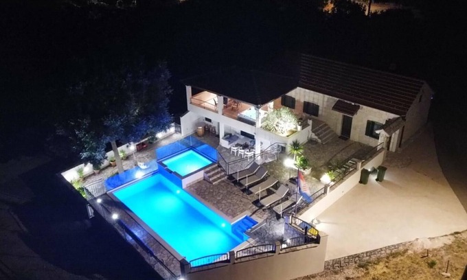 Rascane House | Cozy Holiday House Zupa with Pool & Family-Friendly Perks