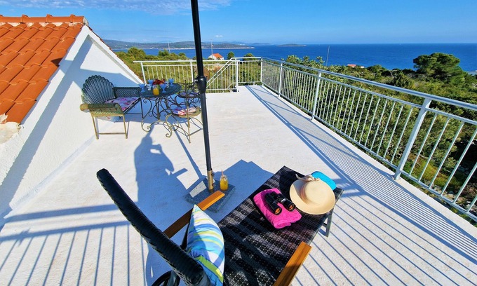 Drvenik Mali House | Private Holiday Houses Escape A&B with Jacuzzis & Views