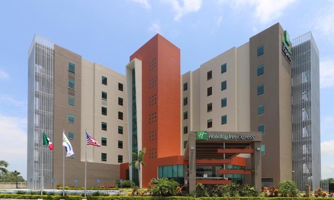 Tuxpan Hotel | Ideal Getaway at Holiday Inn Express - Tuxpan, IHG Hotel