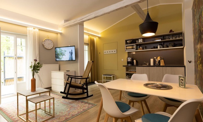Dresdner Heide Apartment | Family Getaway in Dresdner Heide with Pool and Breakfast