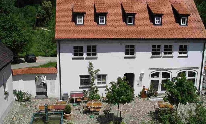 Winterstetten Apartment | Relax at Deer Apartment with Countryside Views & Breakfast