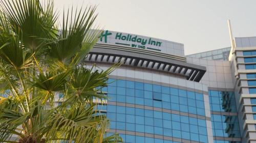 Abu Dhabi Hotel | Discover Holiday Inn Abu Dhabi: 4-Star Oceanfront Retreat