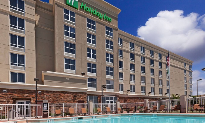 Ardmore Hotel | Premier Holiday Inn Ardmore I-35: Pool, Dining & More