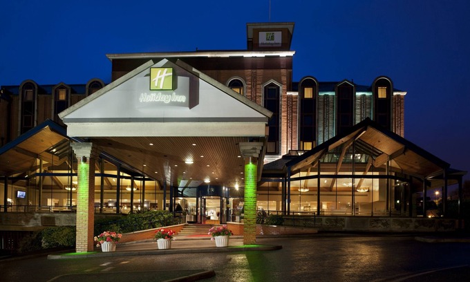 Bolton Hotel | Comfortable Stay at Holiday Inn Bolton Centre with Great Amenities