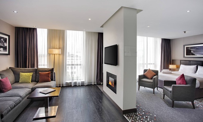 Saint Paul's Hotel | Discover Holiday Inn Bristol City Centre: A 4-Star Gem