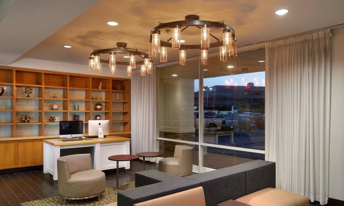 Clark Hotel | Discover Holiday Inn Clark: Family-Friendly & Accessible Stay
