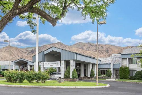 Clarkston Hotel | Inviting Holiday Inn - Clarkston - Lewiston with Premium Amenities