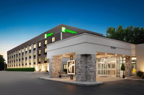 Mayfield Hotel | Comfort and Convenience at Holiday Inn Cleveland-Mayfield