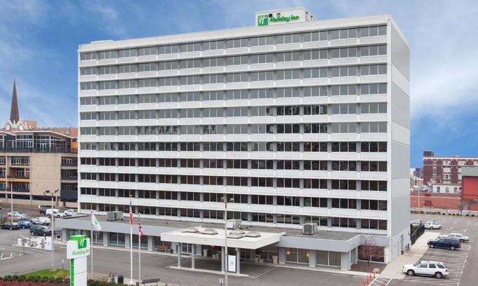 Downtown Columbus Hotel | Discover Holiday Inn Columbus: Family-Friendly & Ocean View