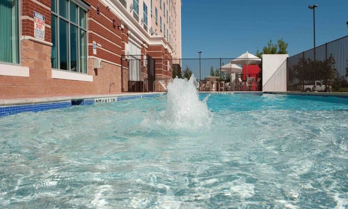 Fort Worth Hotel | Comfortable Stay at Holiday Inn DFW South with Great Amenities