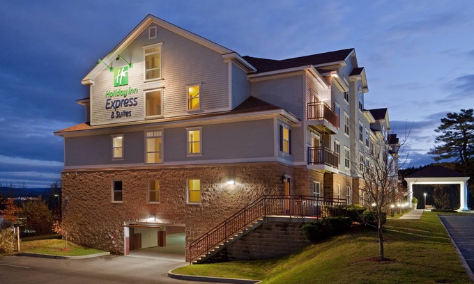 White River Junction Hotel | Discover Holiday Inn Express Hotel & Suites White River Junction