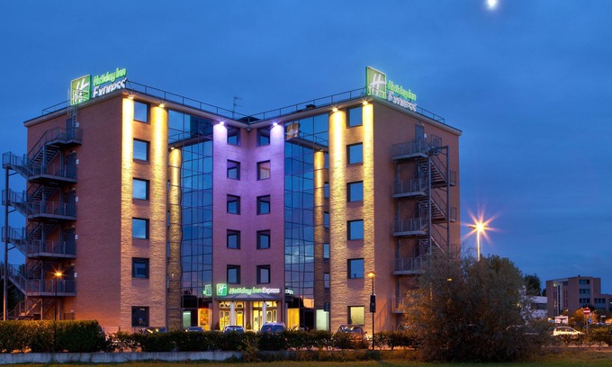 Reggio nell'Emilia Hotel | Comfortable Holiday Inn Express Reggio Emilia with Spa & Dining