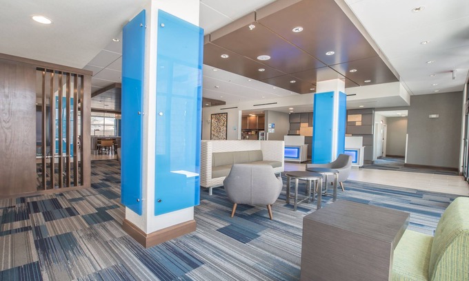Dripping Springs Hotel | Ideal Getaway at Holiday Inn Express & Suites-Dripping Springs