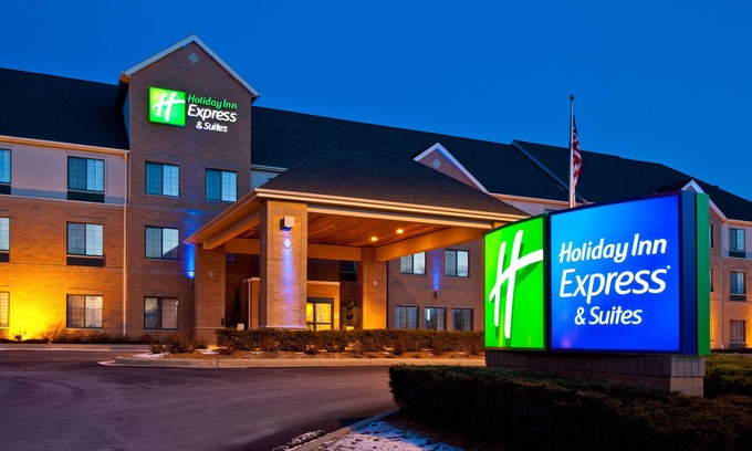 Pleasant Prairie Hotel | Relax at Holiday Inn Express Hotel & Suites Kenosha