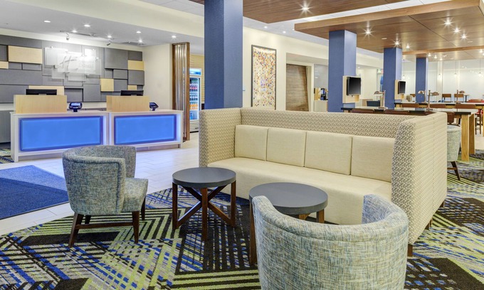 Dahlgren Hotel | Top-Rated Holiday Inn Express & Suites in King George-Dahlgren