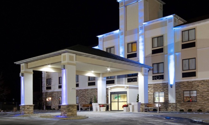 Adrian Hotel | Discover Holiday Inn Express Adrian: Top-Rated Comfort Awaits