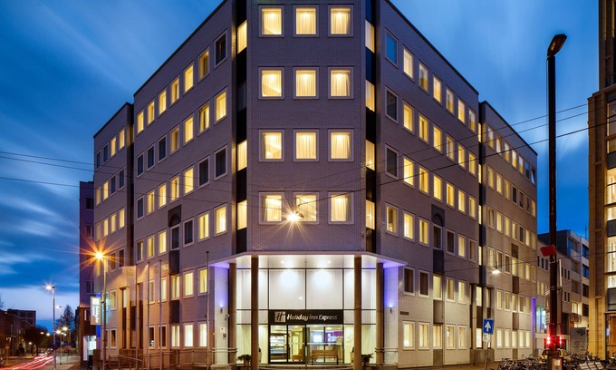 Arnhem Hotel | Comfortable Stay at Holiday Inn Express Arnhem with Breakfast
