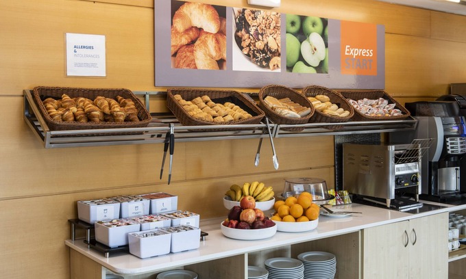 Granollers Hotel | Comfortable Stay at Holiday Inn Express Barcelona-Montmeló