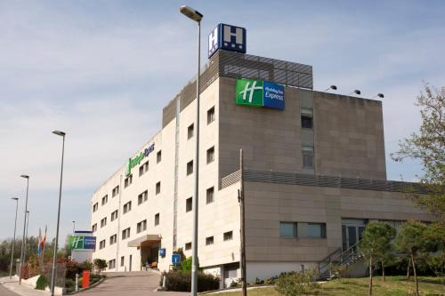 Granollers Hotel | Discover Holiday Inn Express Barcelona - Montmeló for Families