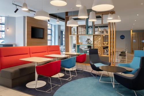 Belfast City Centre Hotel | Convenient Holiday Inn Express Belfast City with Free Breakfast