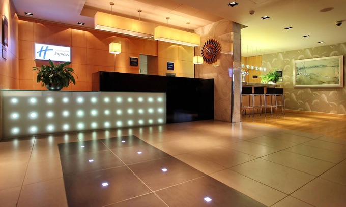 Redditch Hotel | Comfortable Stay at Holiday Inn Express Birmingham Redditch