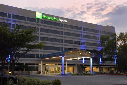 Southeast Boise Hotel | Discover Holiday Inn Express Boise Downtown - Top Amenities Await