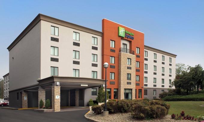 Saugus Hotel | Comfortable Stay at Holiday Inn Express Boston - Saugus