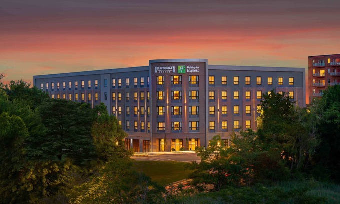 Quincy Hotel | Discover Holiday Inn Express Boston South - Quincy, IHG Hotel