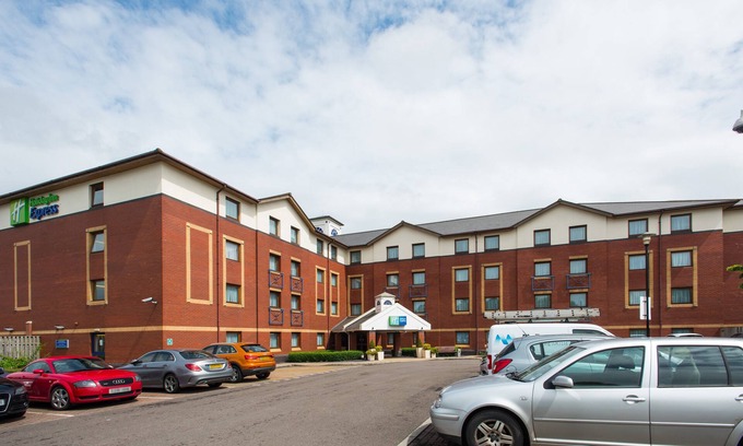Cribbs Causeway Hotel | Discover Holiday Inn Express Bristol - Filton with Breakfast & More