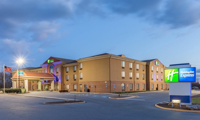 Charles Town Hotel | Discover Holiday Inn Express Charles Town: Eco-Friendly Stay