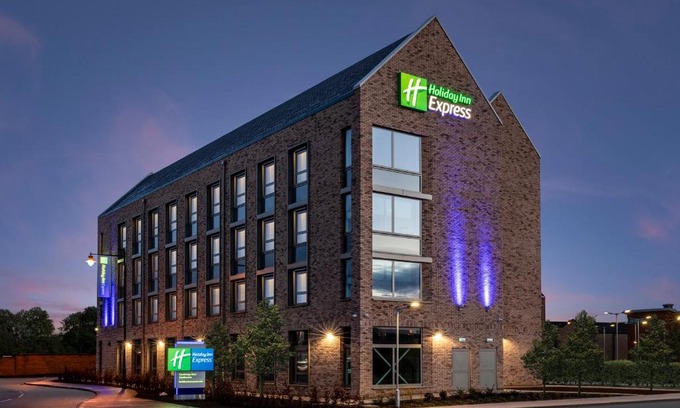 Cambourne Hotel | Explore Holiday Inn Express Cambridge West - Cambourne Today