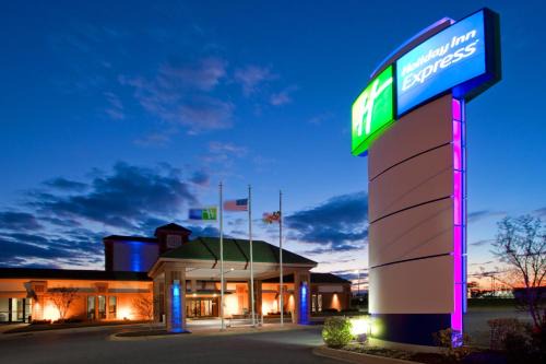 Cambridge Hotel | Discover Holiday Inn Express Cambridge with Family-Friendly Amenities