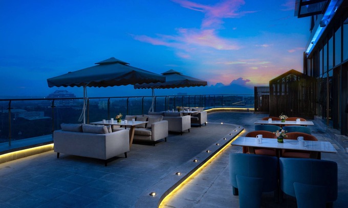 Chengdu Hotel | Discover Holiday Inn Express Chengdu Pidu with Top Amenities
