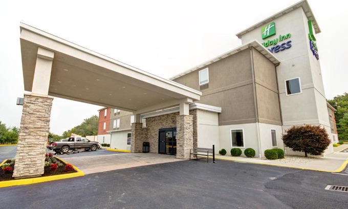 Obetz Hotel | Discover Holiday Inn Express Columbus South – Family Friendly Stay
