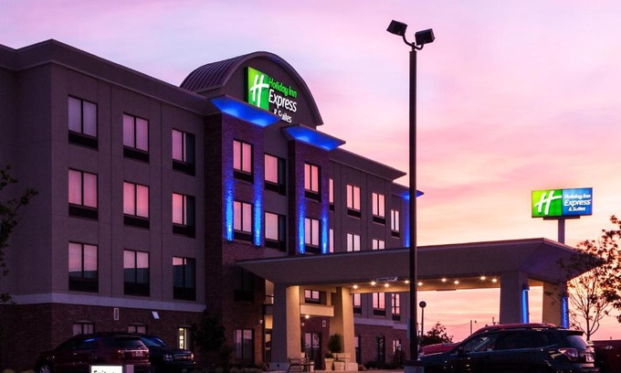 El Reno Hotel | Cozy Stay at Holiday Inn Express El Reno with Family-Friendly Perks