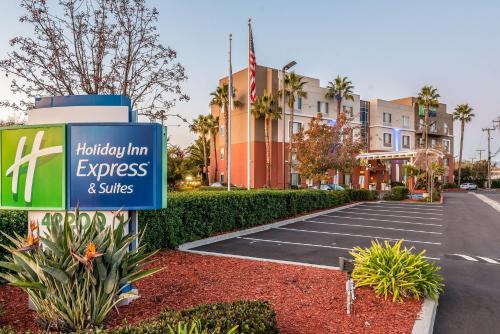 Fremont Hotel | Discover Holiday Inn Express Fremont - Milpitas Central