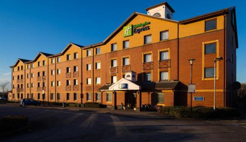 Stoke-on-Trent Hotel | Pet-Friendly Holiday Inn Express Stoke-On-Trent Awaits You
