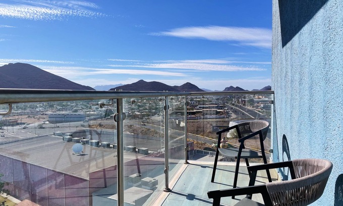 Guaymas Hotel | Top-Rated Holiday Inn Express Guaymas with Pool & Breakfast