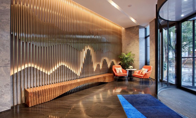 Xiufeng Hotel | Highly Rated Holiday Inn Express Guilin City Center
