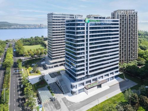Binjiang Hotel | Budget-Friendly Stay at Holiday Inn Express Hangzhou Jiangnan