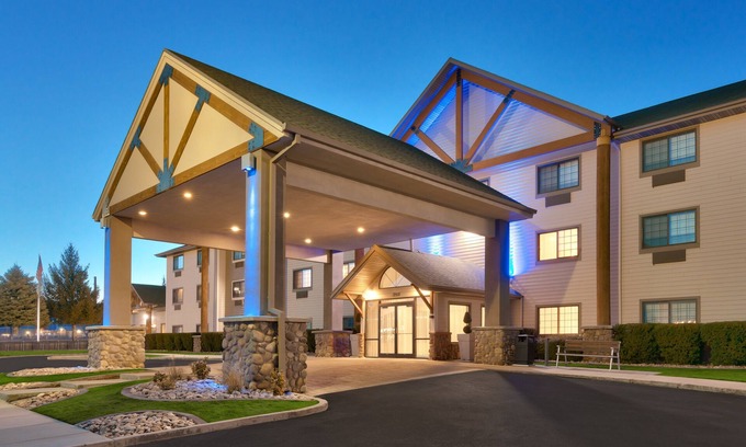 Heber Hotel | Relax at Holiday Inn Express Heber City with Pool & Spa