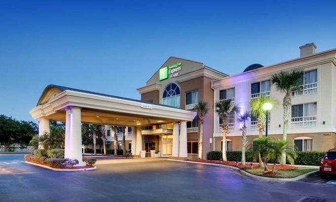 Southside Hotel | Inviting Holiday Inn Express Jacksonville South I-295 Hotel