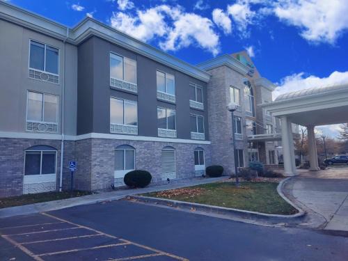 Idaho Falls Hotel | Comfortable Stays at Holiday Inn Express Idaho Falls