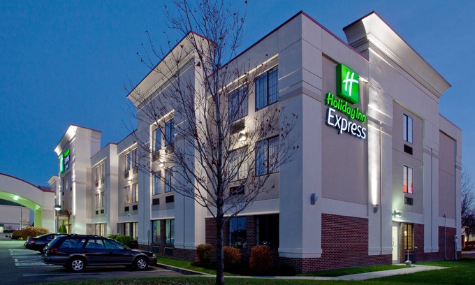 Grove City Hotel | Comfort Meets Convenience at Holiday Inn Express Columbus SW