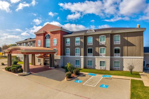 Athens Hotel | Comfortable Stay at Holiday Inn Express Hotel & Suites Athens