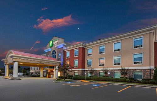 Jasper Hotel | Top Rated Holiday Inn Express Hotel & Suites Jasper Experience