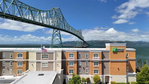 Astoria Hotel | Discover Holiday Inn Express Hotel & Suites Astoria Today!