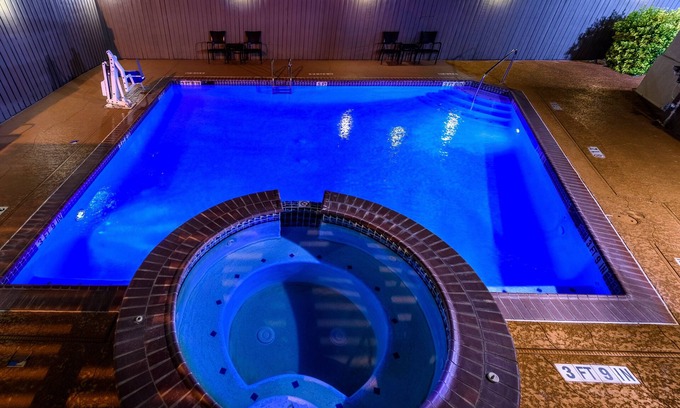 Bastrop Hotel | Welcoming Holiday Inn Express Hotel & Suites Bastrop Awaits