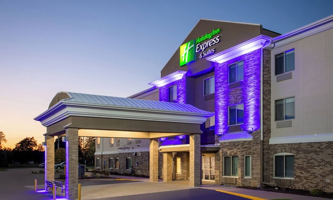 Clinton Hotel | Experience Comfort at Holiday Inn Express in Clinton